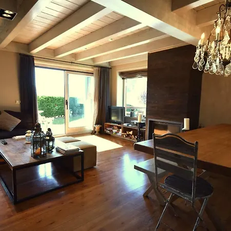 Casa Con Jardin Y Piscina. Prázdninový dům Estavar