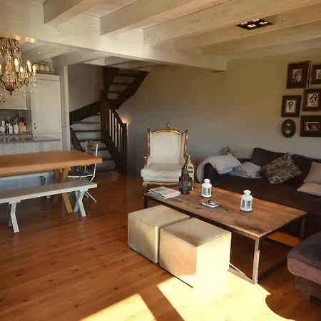 Casa Con Jardin Y Piscina. *