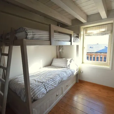 Casa Con Jardin Y Piscina. * Estavar